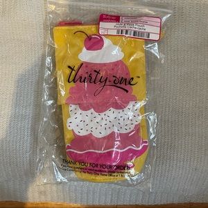 Thirty One Hide & Peek Pouch